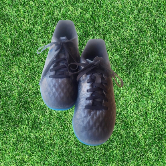 Boys, Nike Tiempo, Legend 8, Indoor/Outdoor Turf Shoes, Size 1Y, EUC - Picture 4 of 4